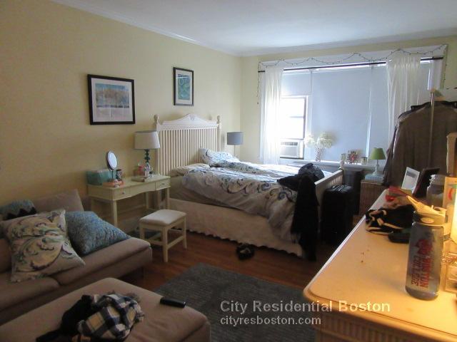 Building Photo - 4 Greenway Ct