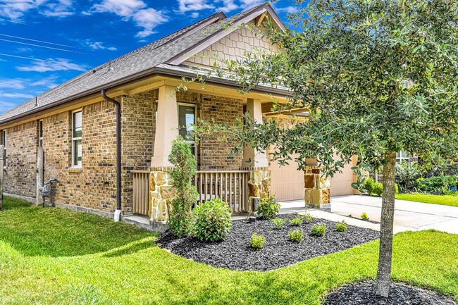 Building Photo - 24622 Royal Pike Dr