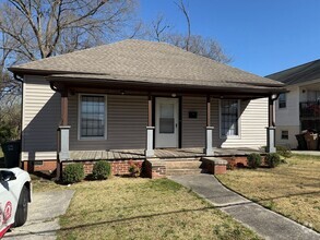 Building Photo - 2 Bedroom, 1 Bath Home - Washer/Dryer Incl...