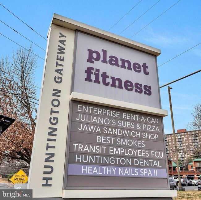 Building Photo - 2605 Fort Farnsworth Rd