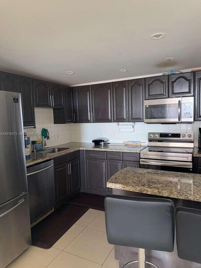 Building Photo - 13499 Biscayne Blvd