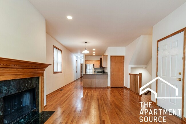 Building Photo - 3117 N Damen Ave