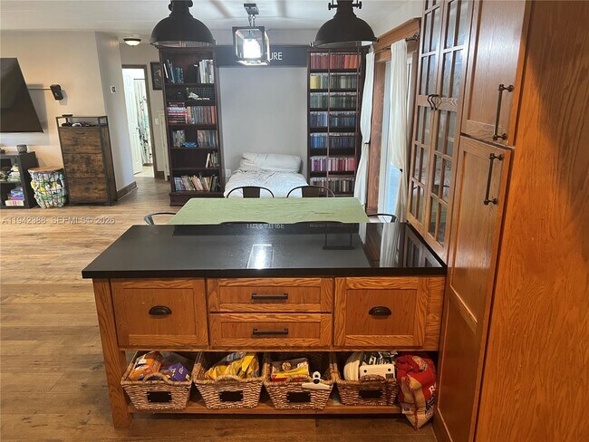 Building Photo - 8801 SW 42nd St