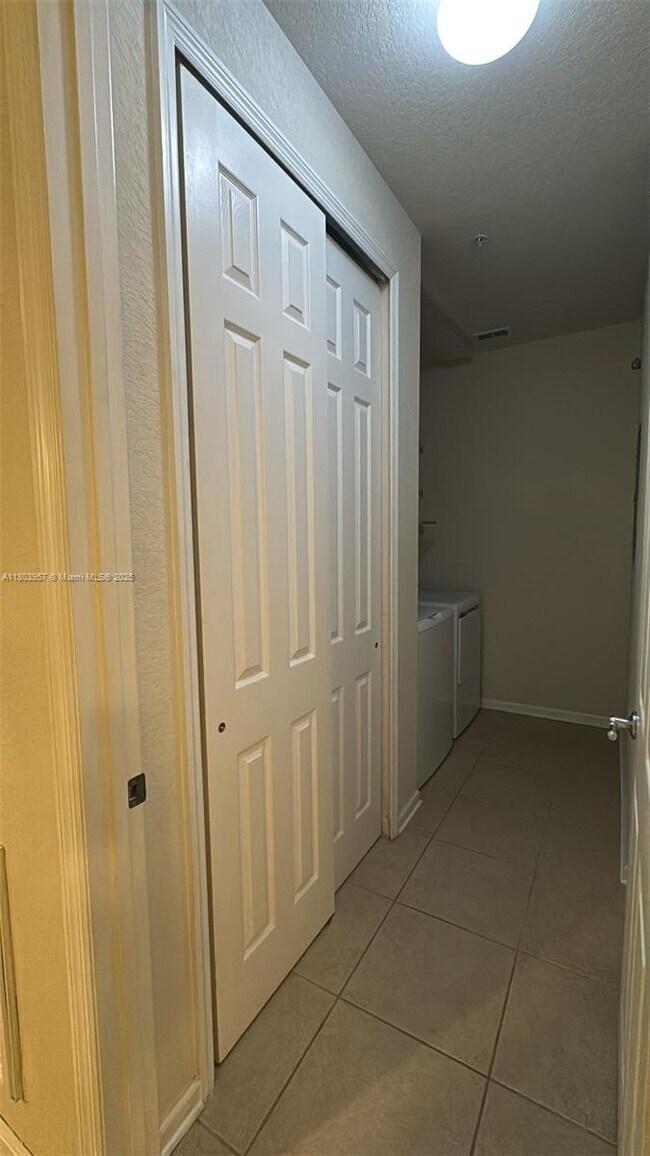 Building Photo - 3356 Robert Trent Jones Dr