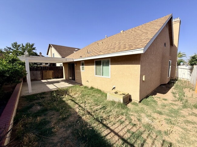 Building Photo - 2036 Orchard Dr