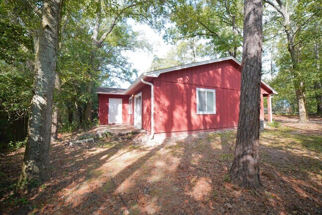 Building Photo - 2739 W Tharpe St