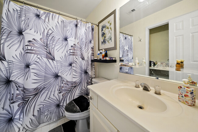 Building Photo - 442 Chatfield Pointe NW