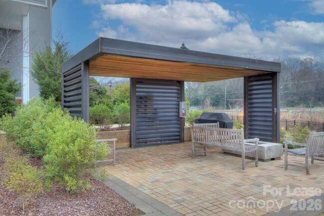 Building Photo - 2737 Shenandoah Ave