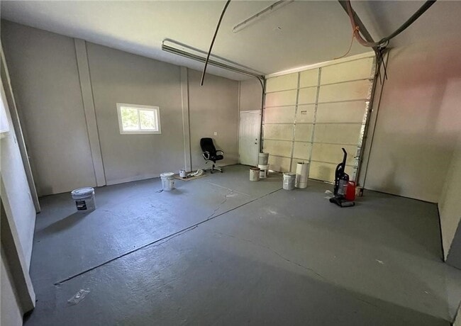 Building Photo - 984 Wolcott Ave