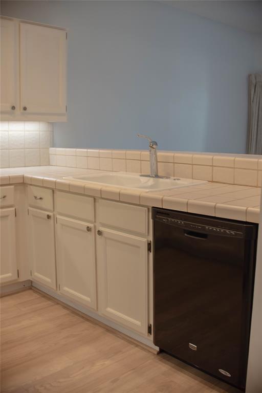 Building Photo - 10819 Crown Colony Dr