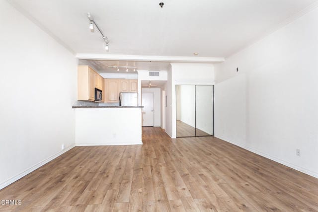 Building Photo - 300 N El Molino Ave