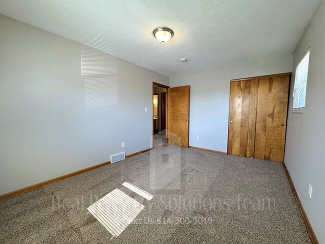 Building Photo - 4 bedroom, 2 bath home now available!