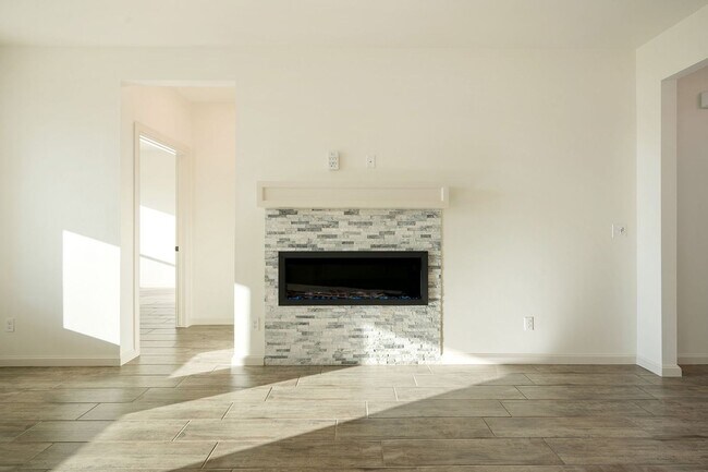 Building Photo - 5017 Misty Wood Ln
