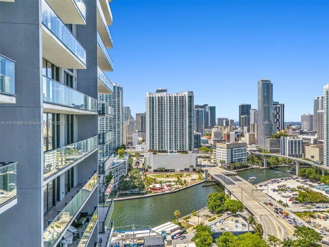 Building Photo - 88 SW 7th St