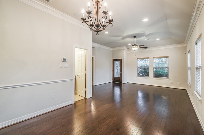 Building Photo - 3521 Clearview Cir