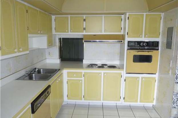 Building Photo - 5725 Fernley Dr E