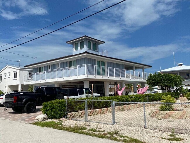 Building Photo - 104 Primrose Ln