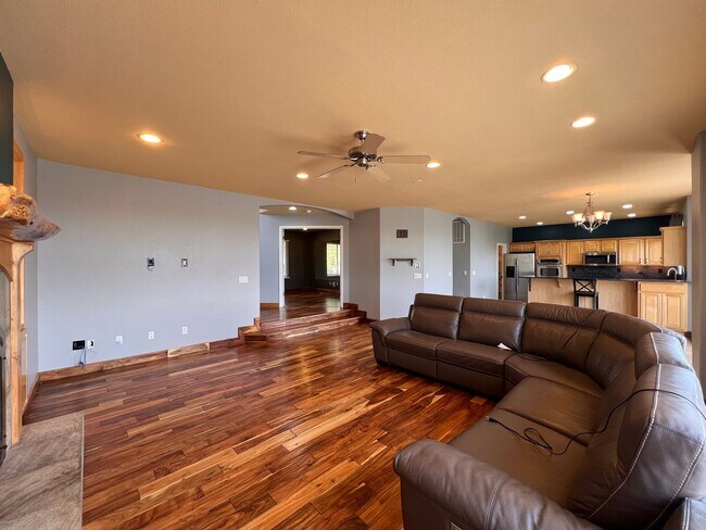 Building Photo - Large Beautiful Home off Toll Rd, South Reno