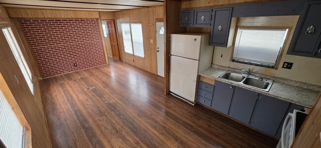 Building Photo - 8364 Cedar St