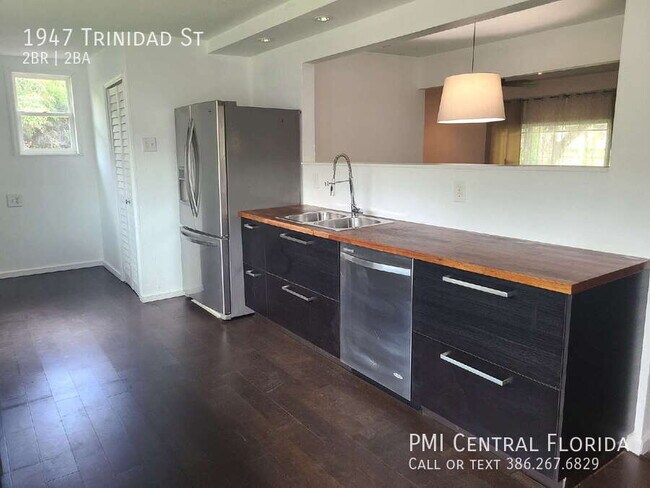 Building Photo - 1947 Trinidad St