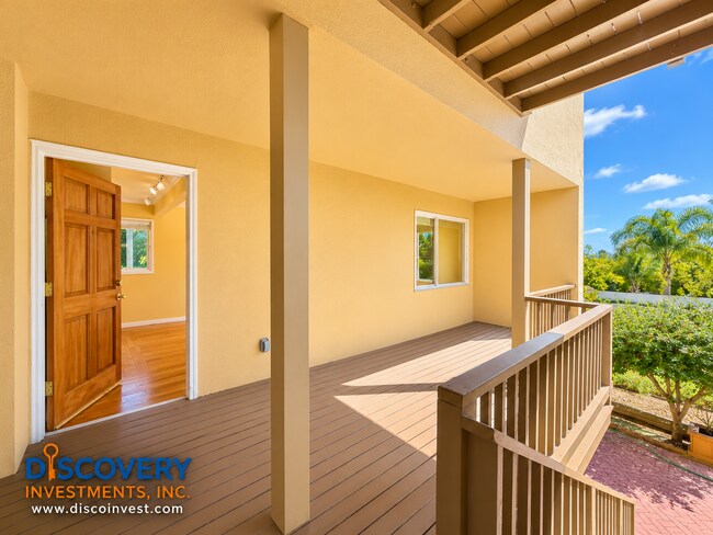 Building Photo - 327 San Carlos Ave