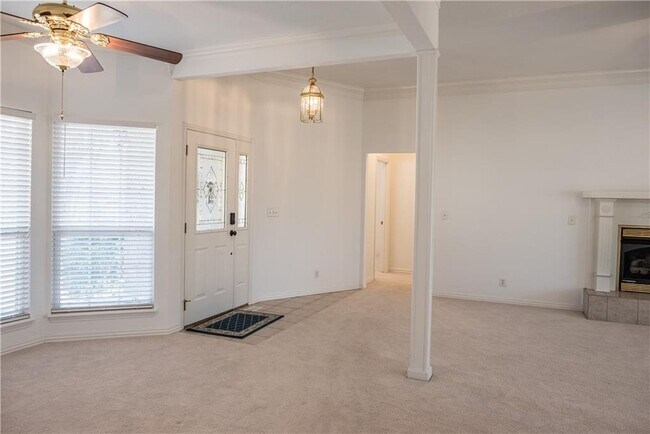 Building Photo - 8 Morganshire Dr