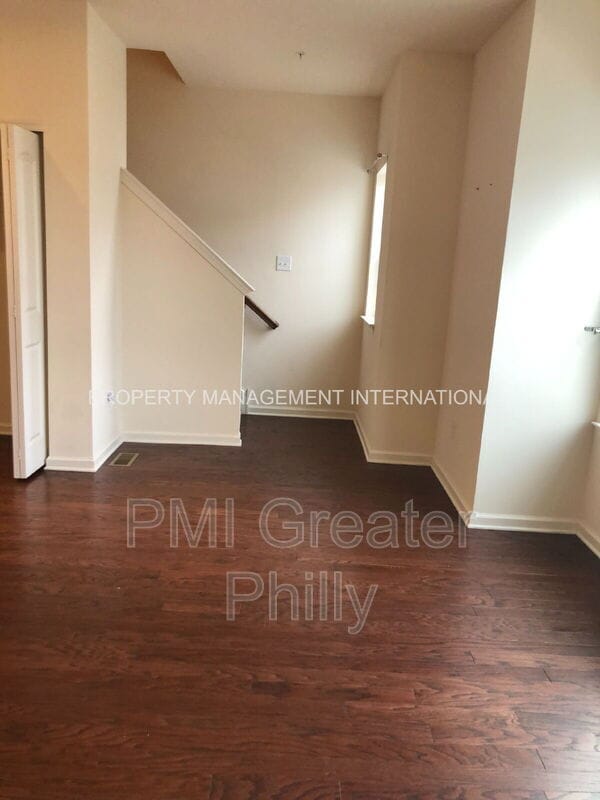 Building Photo - 106 Mercer Ct
