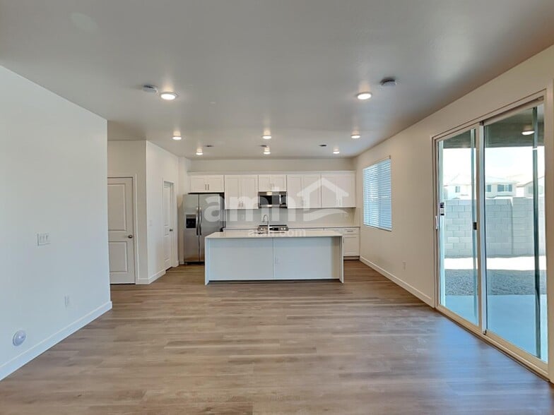 Building Photo - 12634 W Flynn Ln