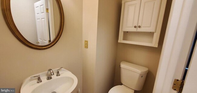 Building Photo - 106 Lindenridge Road