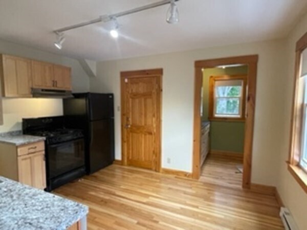 Building Photo - 33 Oak Rd