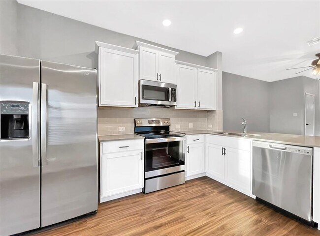 Building Photo - 353 Bronco Billy Dr