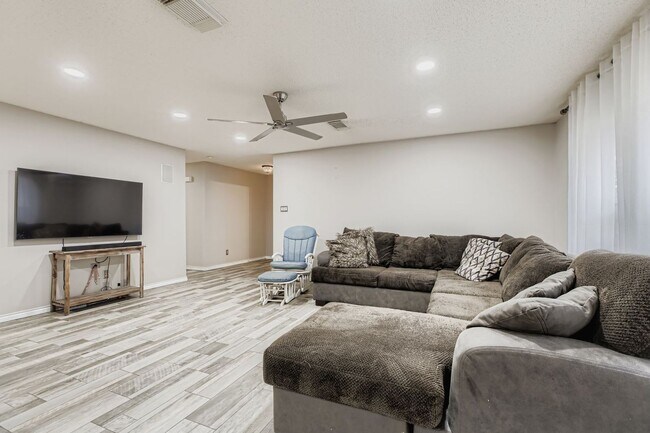 Building Photo - Short Term Rental! Stunning 3 bedroom home...