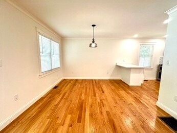 Building Photo - 16 Orchard View Cir