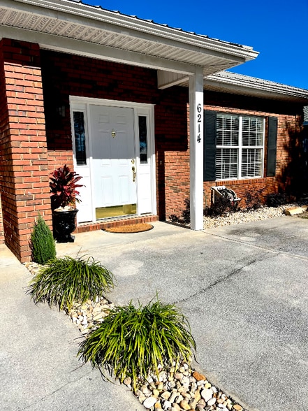 Building Photo - 6214 E Azalea Ave