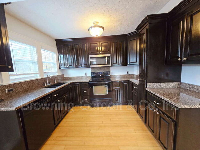 Building Photo - 1504 Riverside Dr