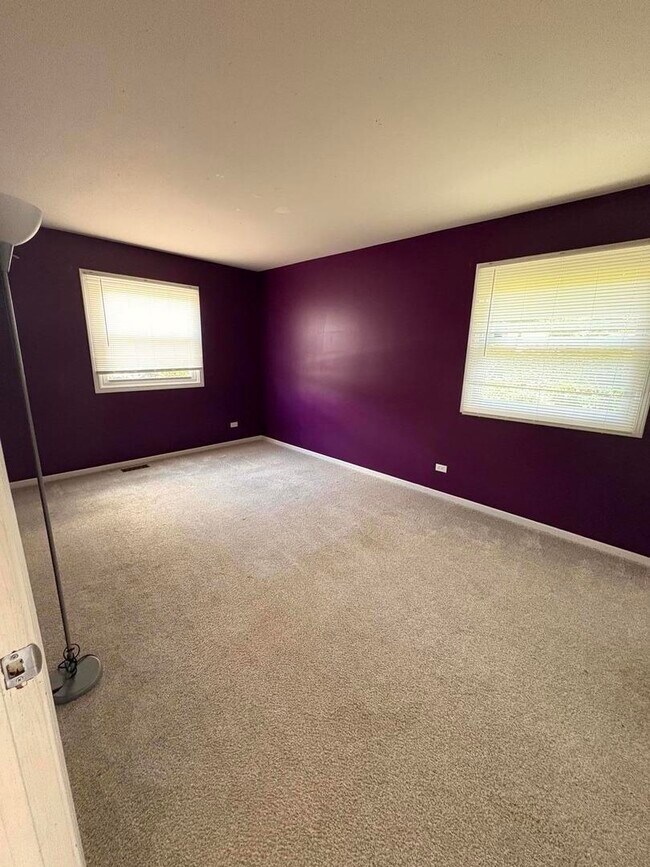 Building Photo - 619 Belair Ct