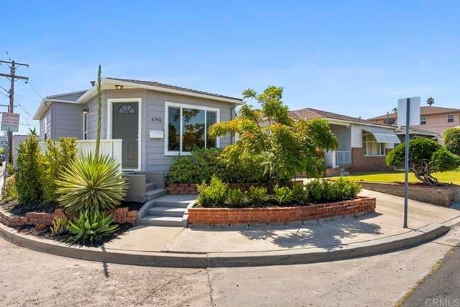 Primary Photo - $3,299- Charming 2BR/1BA Home Near SDSU – ...