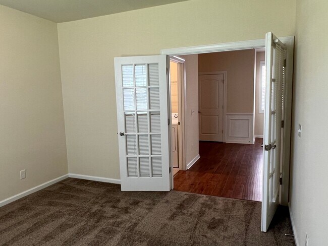 Building Photo - 73 Shell Hall Way