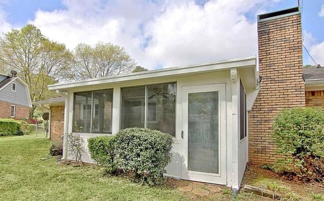 Building Photo - 4710 Navaho Cir