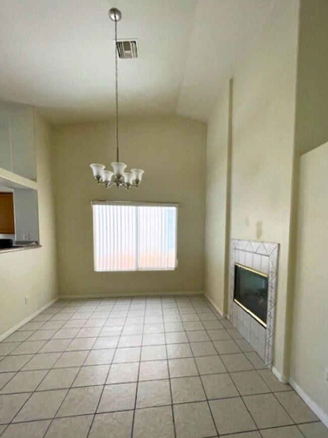 Building Photo - MOVE-IN READY 3BR/2BA SINGLE FAMILY HOME I...