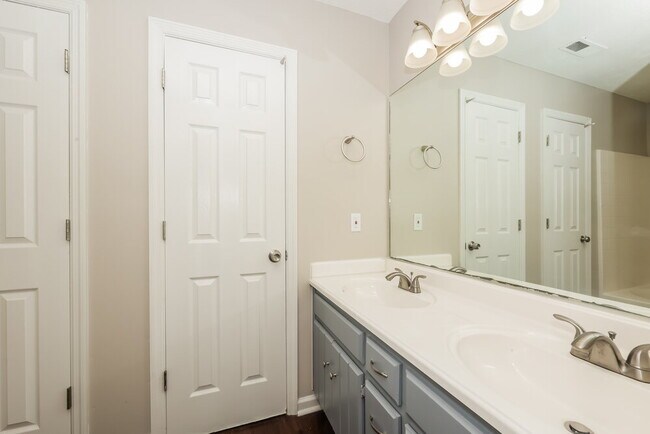 Building Photo - 2908 Split Oak Trail