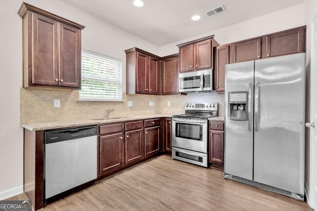 Building Photo - 4488 Ravenwood Dr