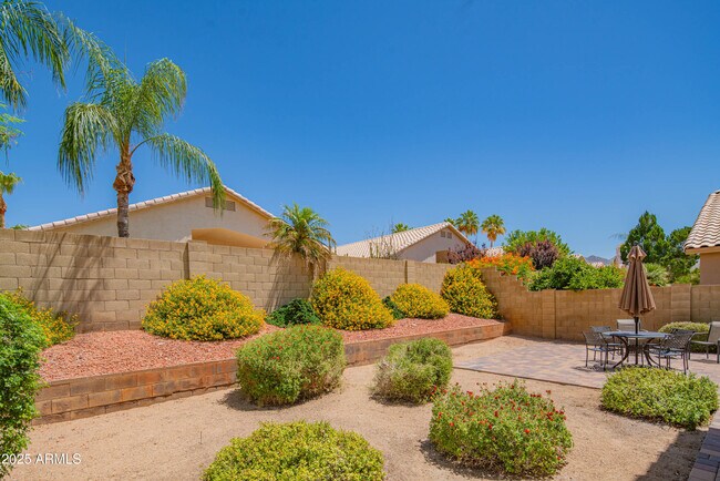 Building Photo - 9264 E Blanche Dr