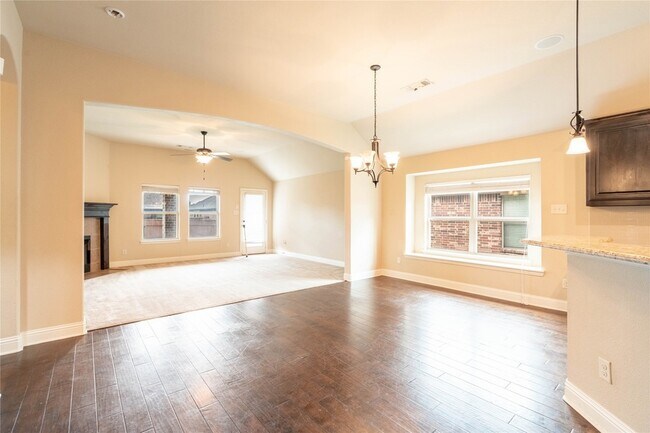 Building Photo - 210 Cool Meadows Ln