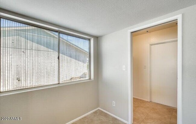 Building Photo - 2536 E Commonwealth Cir