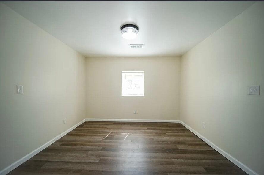 Building Photo - 315 Atrisco Dr SW