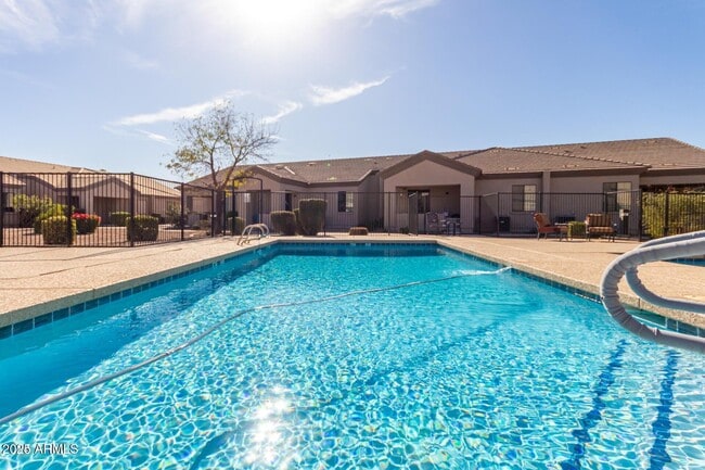Building Photo - 846 N Pueblo Dr
