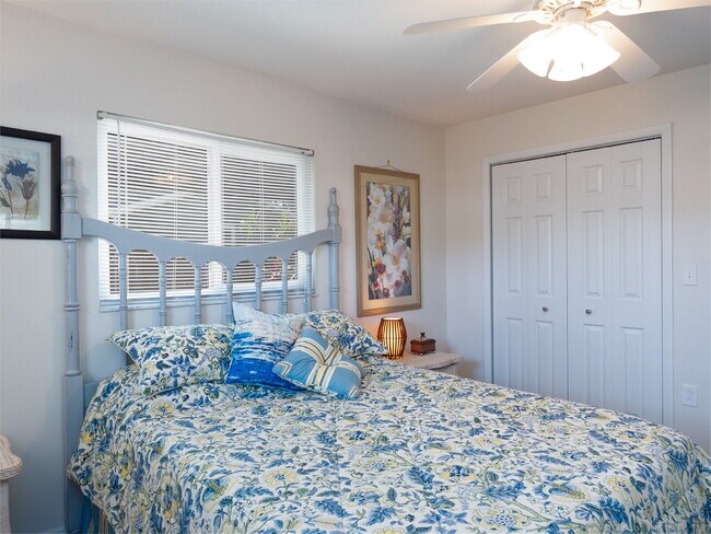 Building Photo - Luxury Seasonal Furnished Rental "Charming...