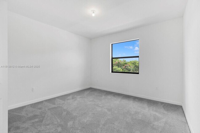Building Photo - 3050 Park Pl