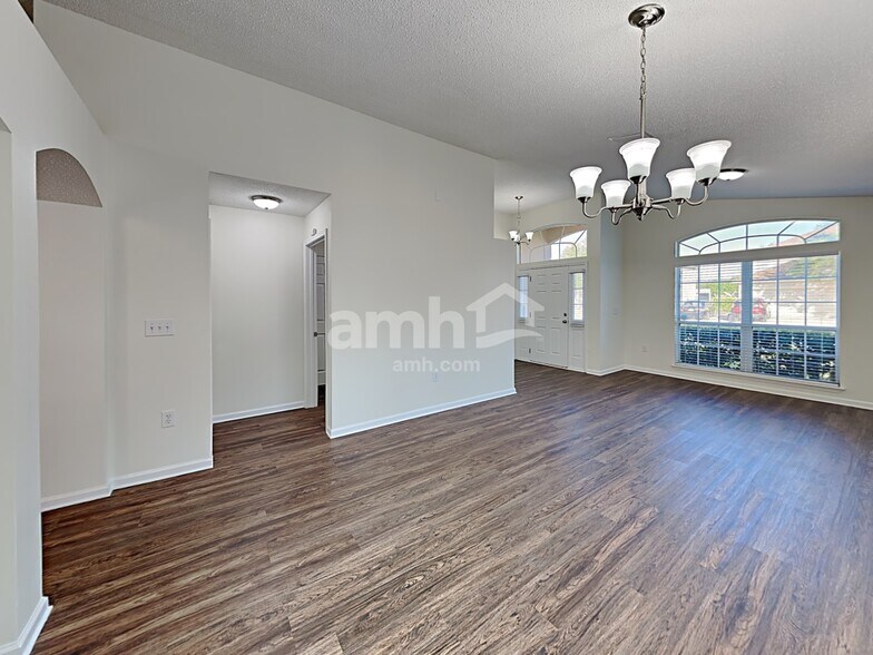 Building Photo - 14213 Fish Eagle Dr E